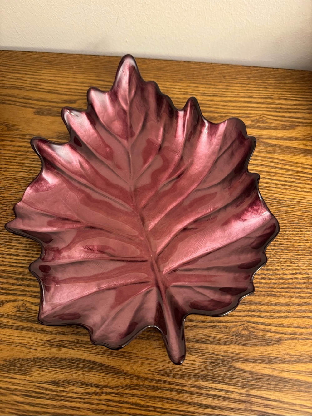 Beautiful Turkish Art Glass leaf tray by Arda. GUC